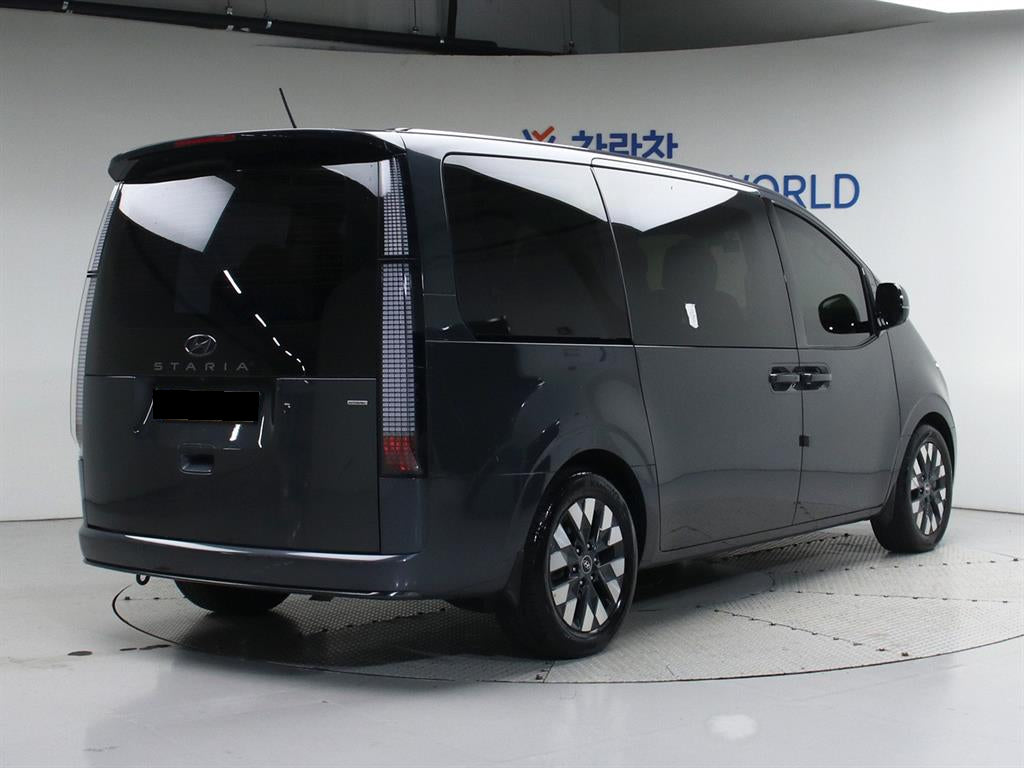 Hyundai Staria — photo 02