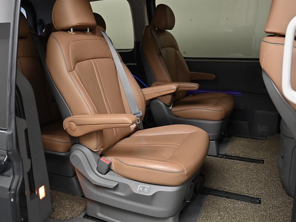 Hyundai Staria — photo 12