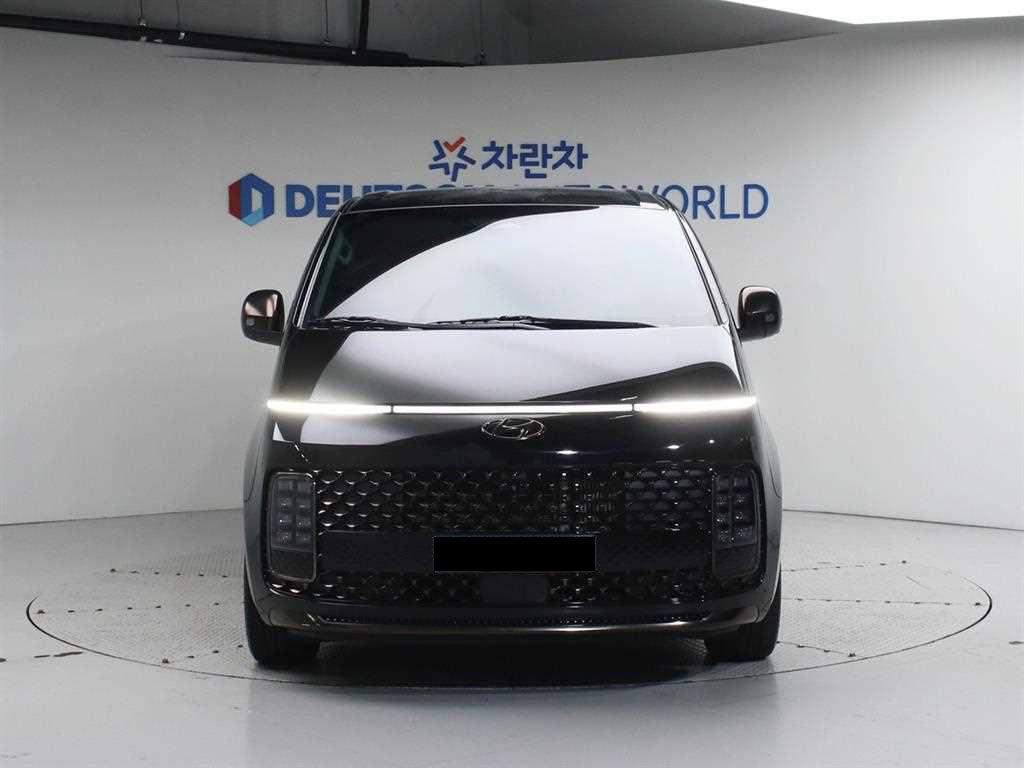 Hyundai Staria — photo 03