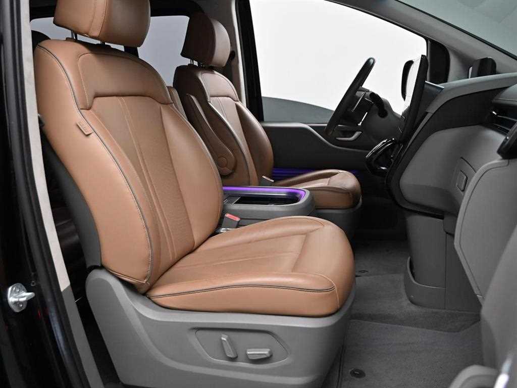 Hyundai Staria — photo 10