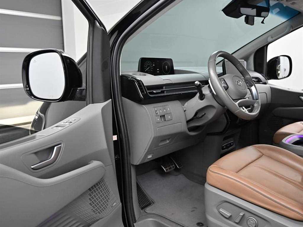 Hyundai Staria — photo 11