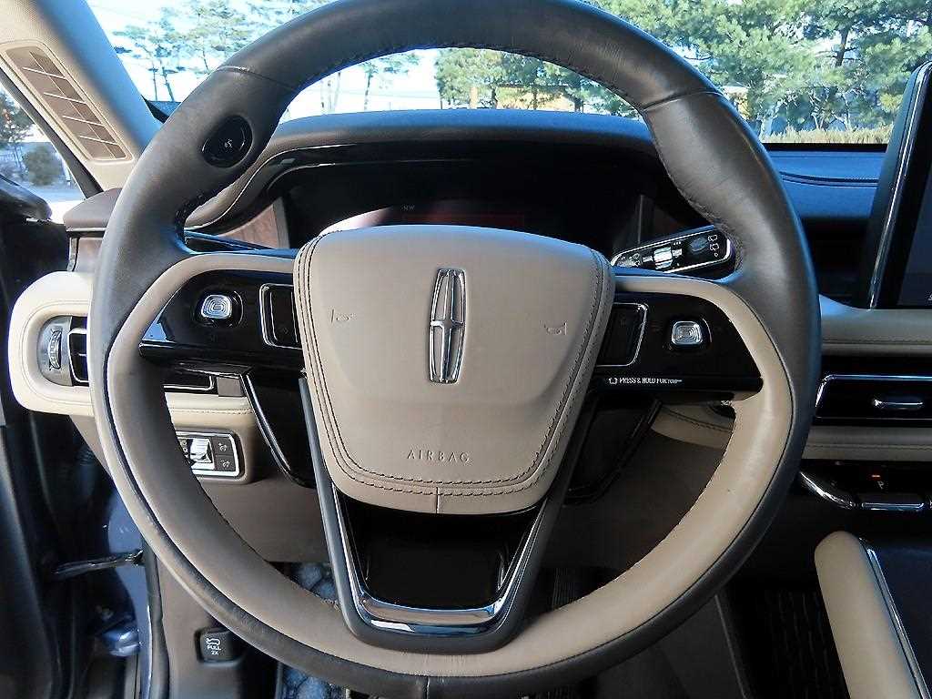 Lincoln Aviator — photo 08