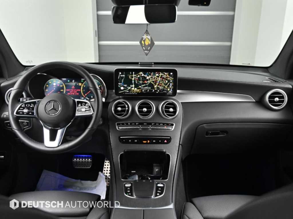 Mercedes-Benz GLC-Class — photo 07