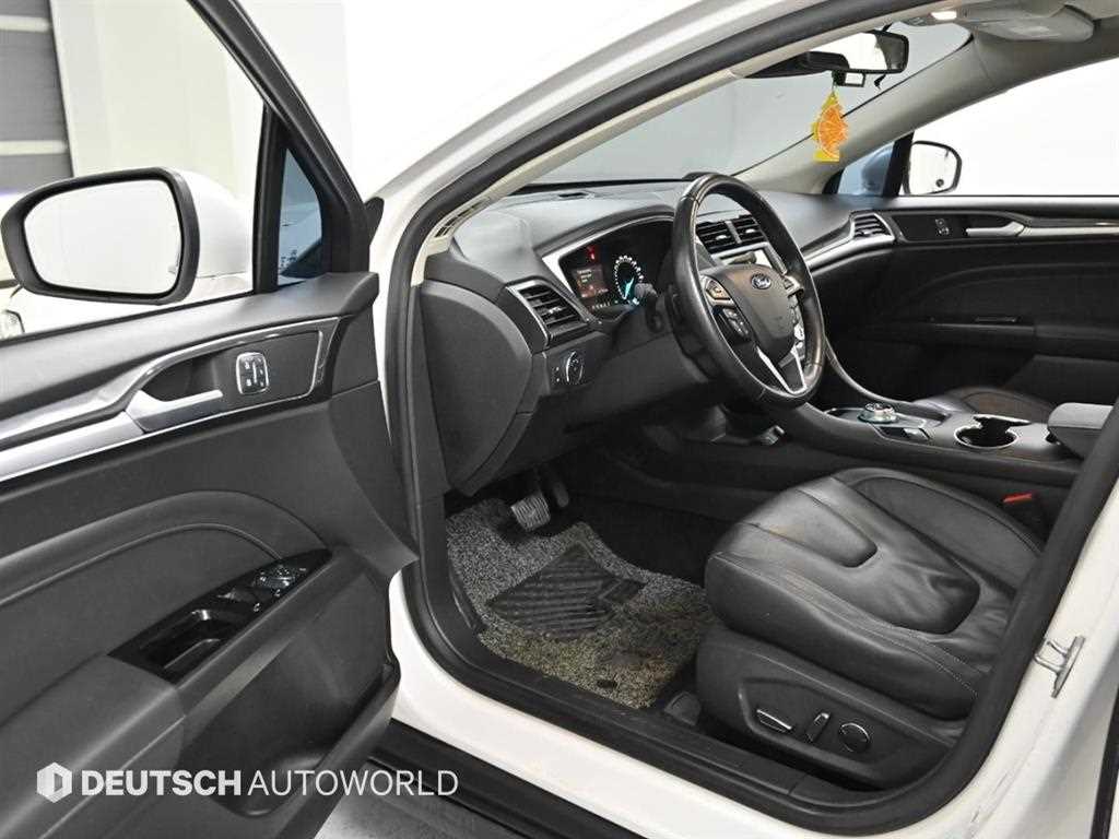 Ford Mondeo — photo 11