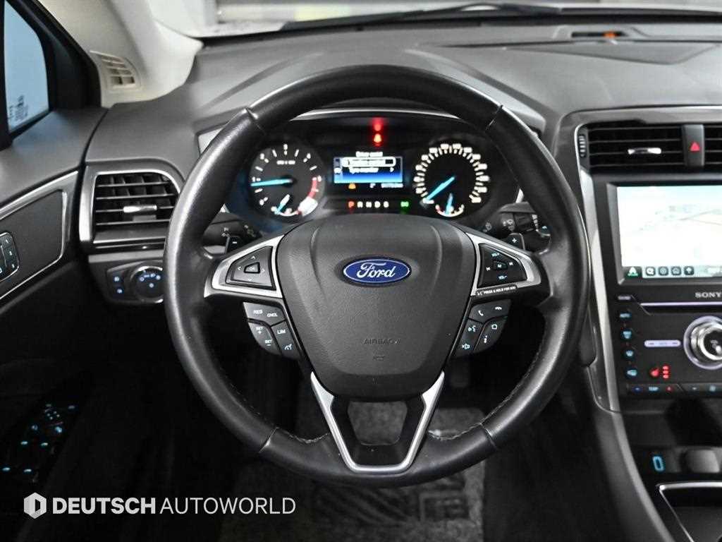 Ford Mondeo — photo 13