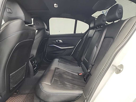 BMW 3-Series — photo 12