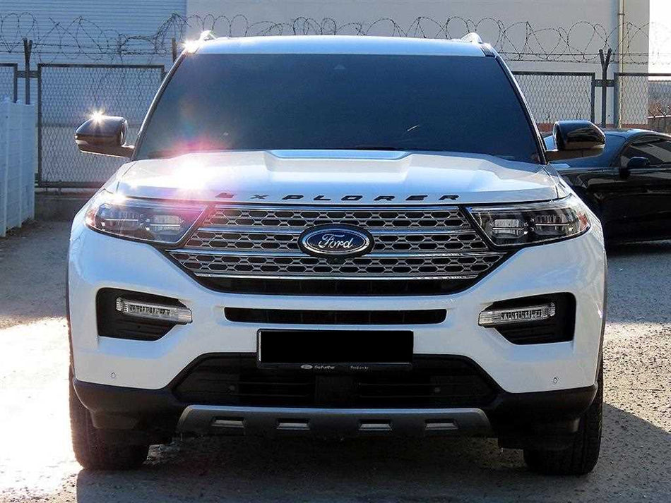 Ford Explorer — photo 01