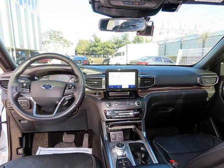 Ford Explorer — photo 07
