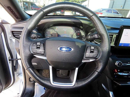 Ford Explorer — photo 08