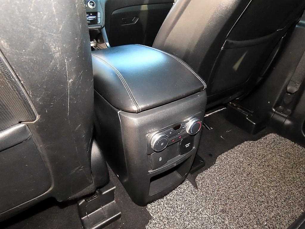 Ford Explorer — photo 15