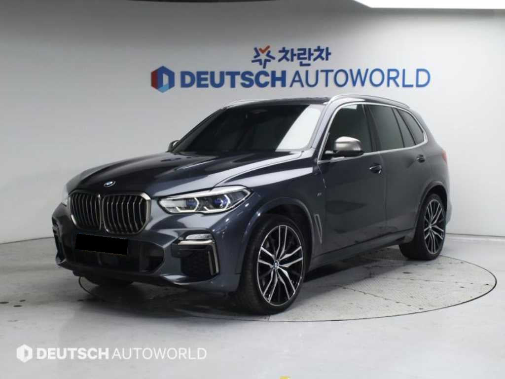 BMW X5 — photo 01