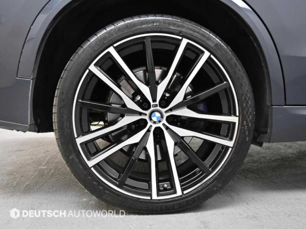 BMW X5 — photo 05