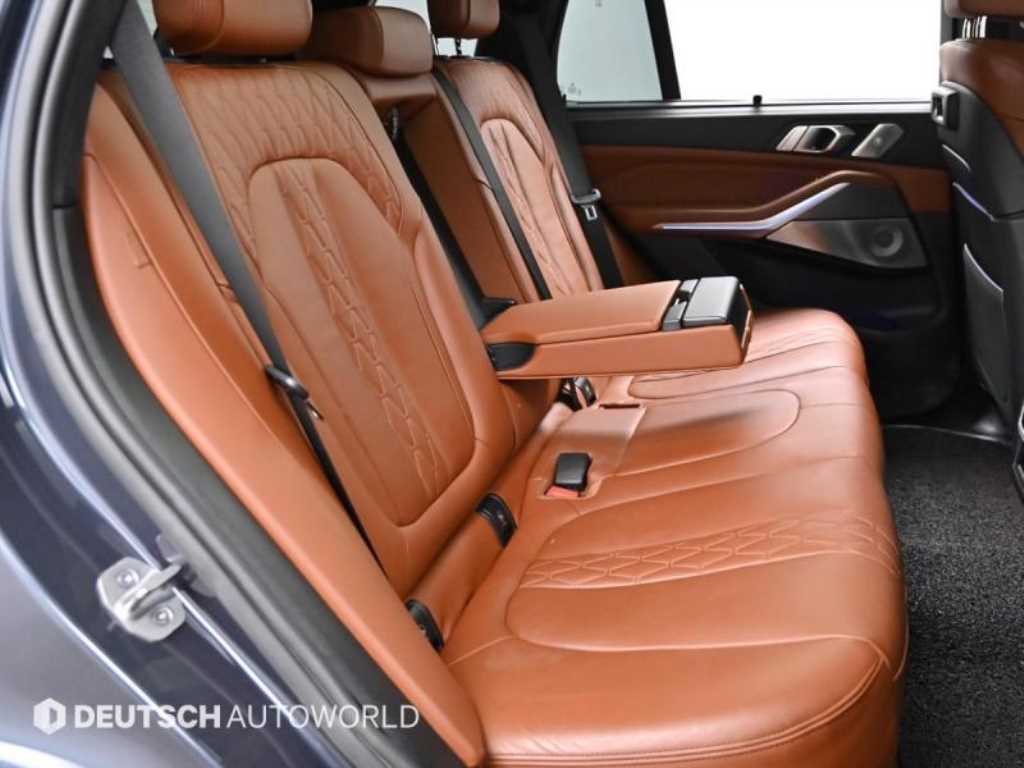 BMW X5 — photo 12