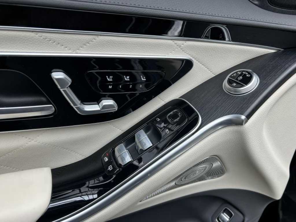 Mercedes-Benz S-Class — photo 09