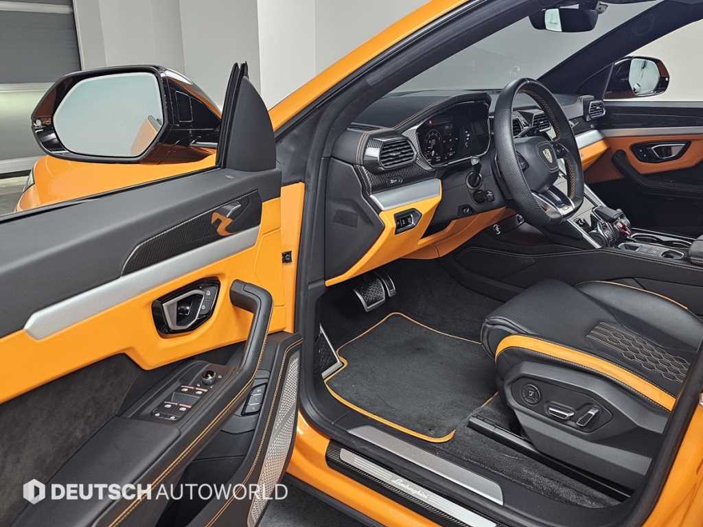 Lamborghini Urus — photo 11