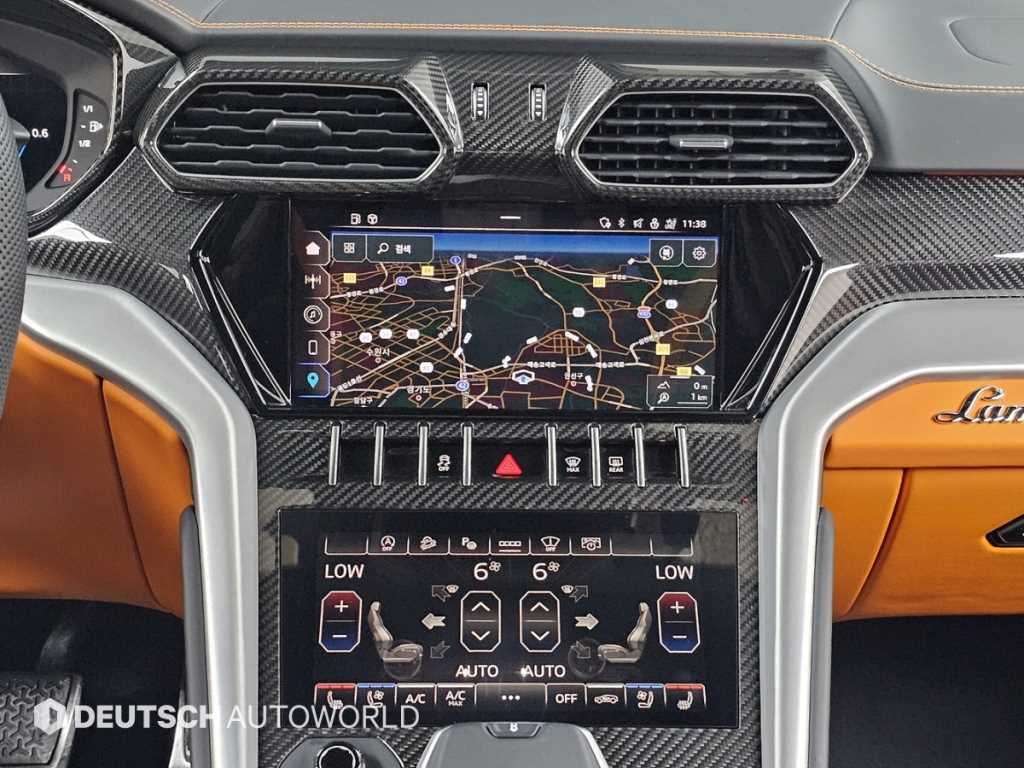 Lamborghini Urus — photo 14