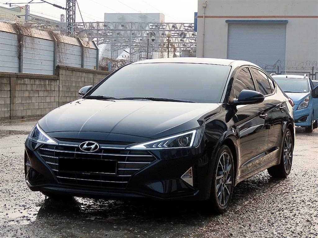 Hyundai Avante — photo 02
