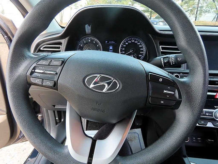 Hyundai Avante — photo 08