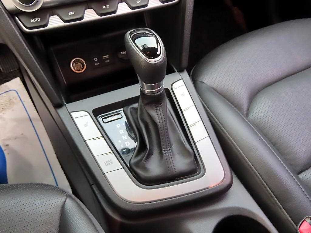 Hyundai Avante — photo 10