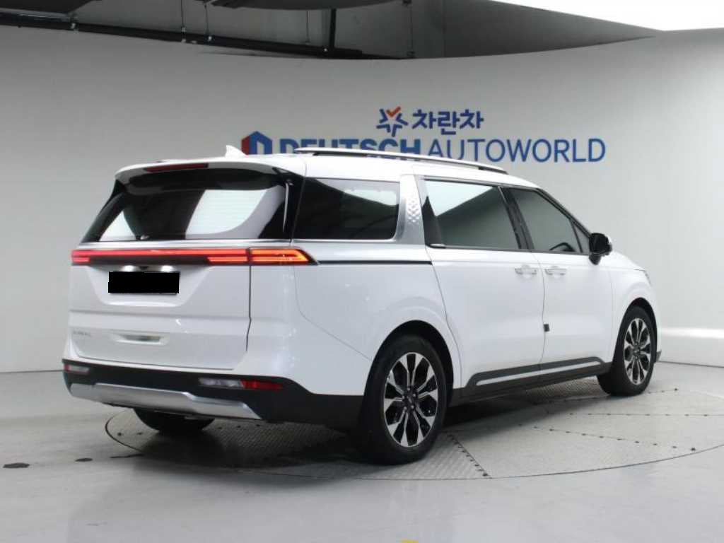 Kia Carnival — photo 02