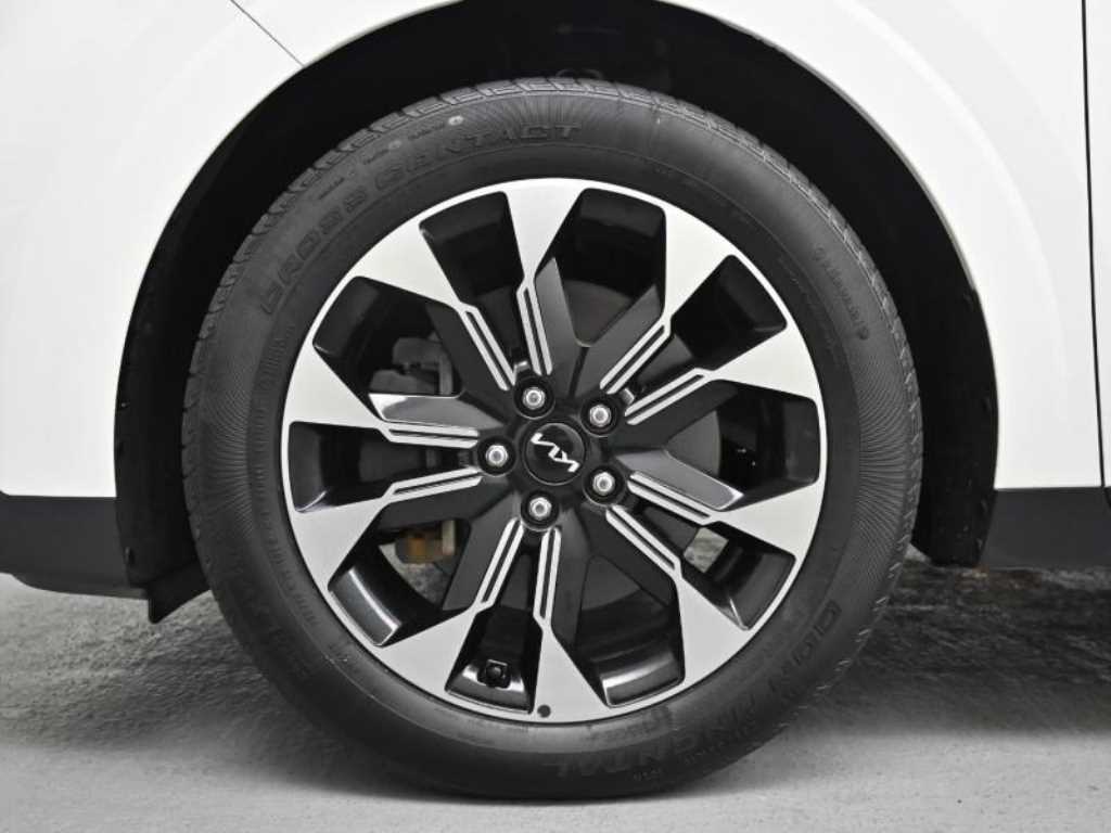 Kia Carnival — photo 05