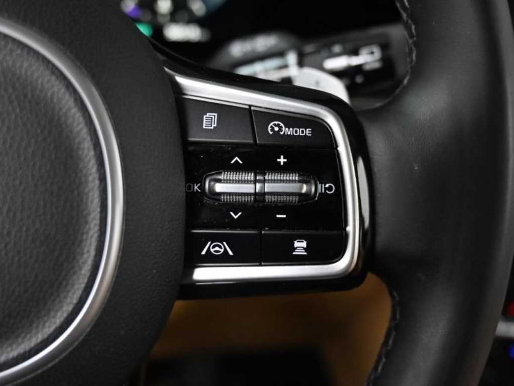 Kia Carnival — photo 18