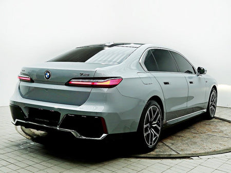 BMW 7-Series — photo 04