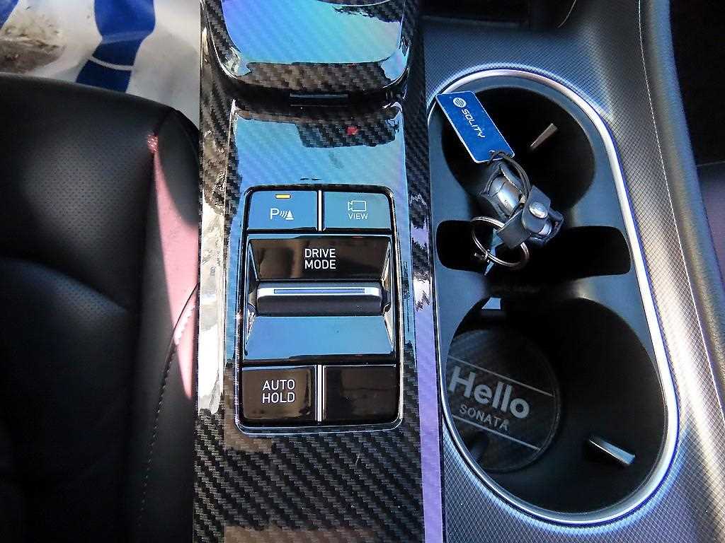 Hyundai Sonata — photo 14