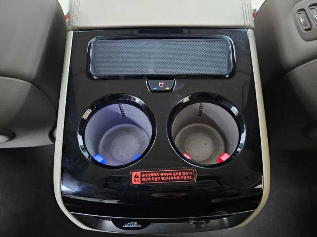 Kia Carnival — photo 18