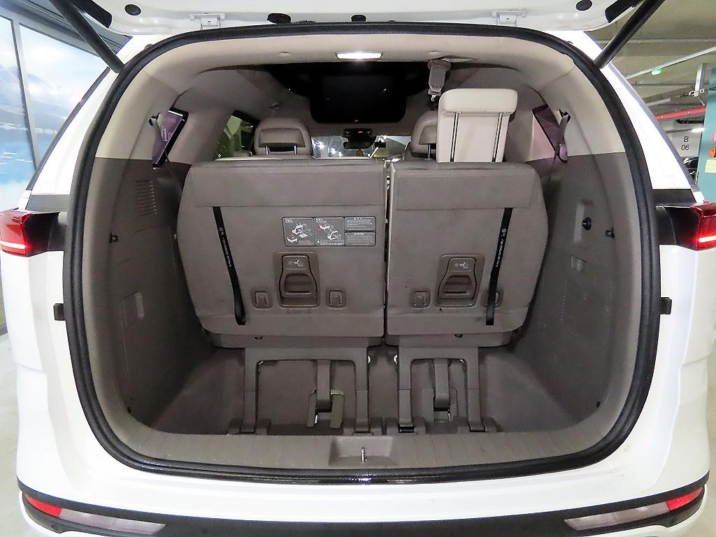 Kia Carnival — photo 16