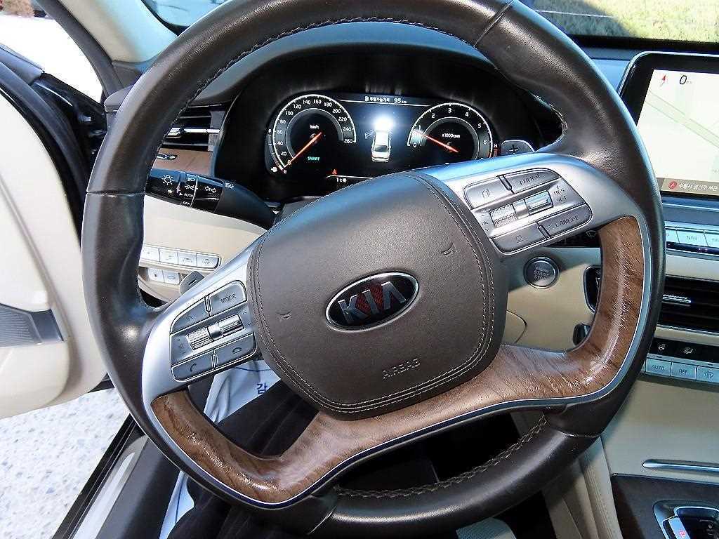 Kia K9 — photo 09