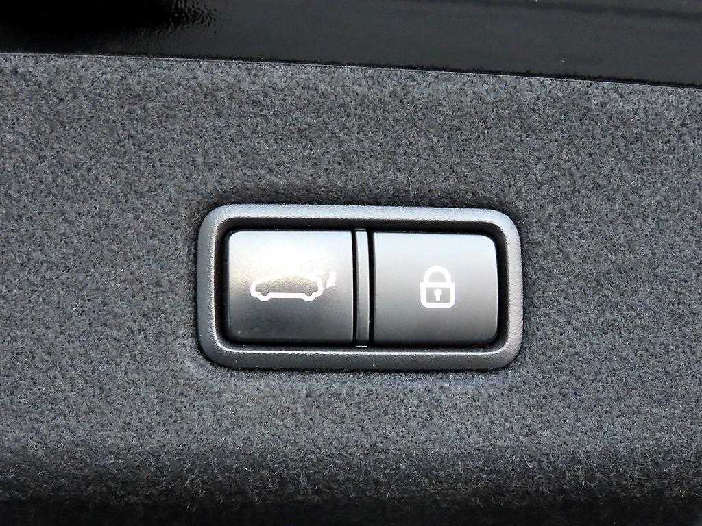Kia K9 — photo 17