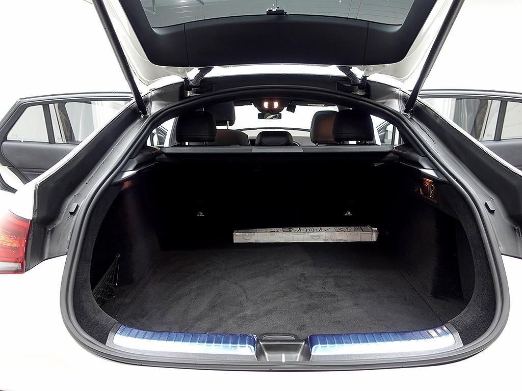 Mercedes-Benz GLE-Class — photo 16