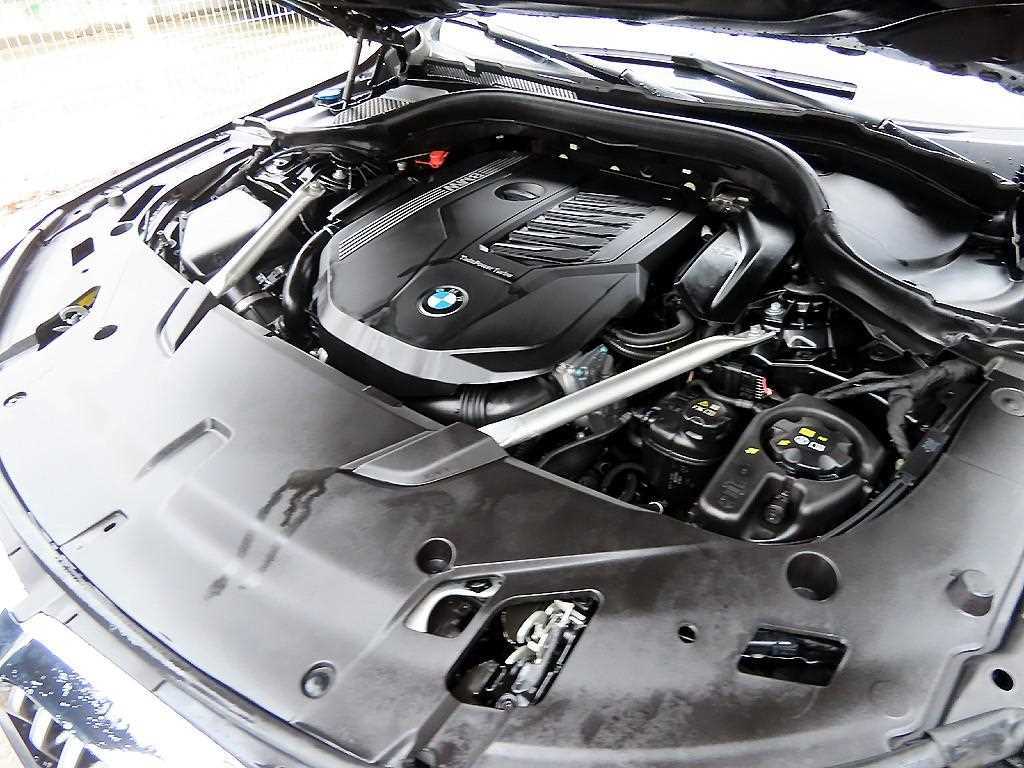 BMW Gran Turismo — photo 19