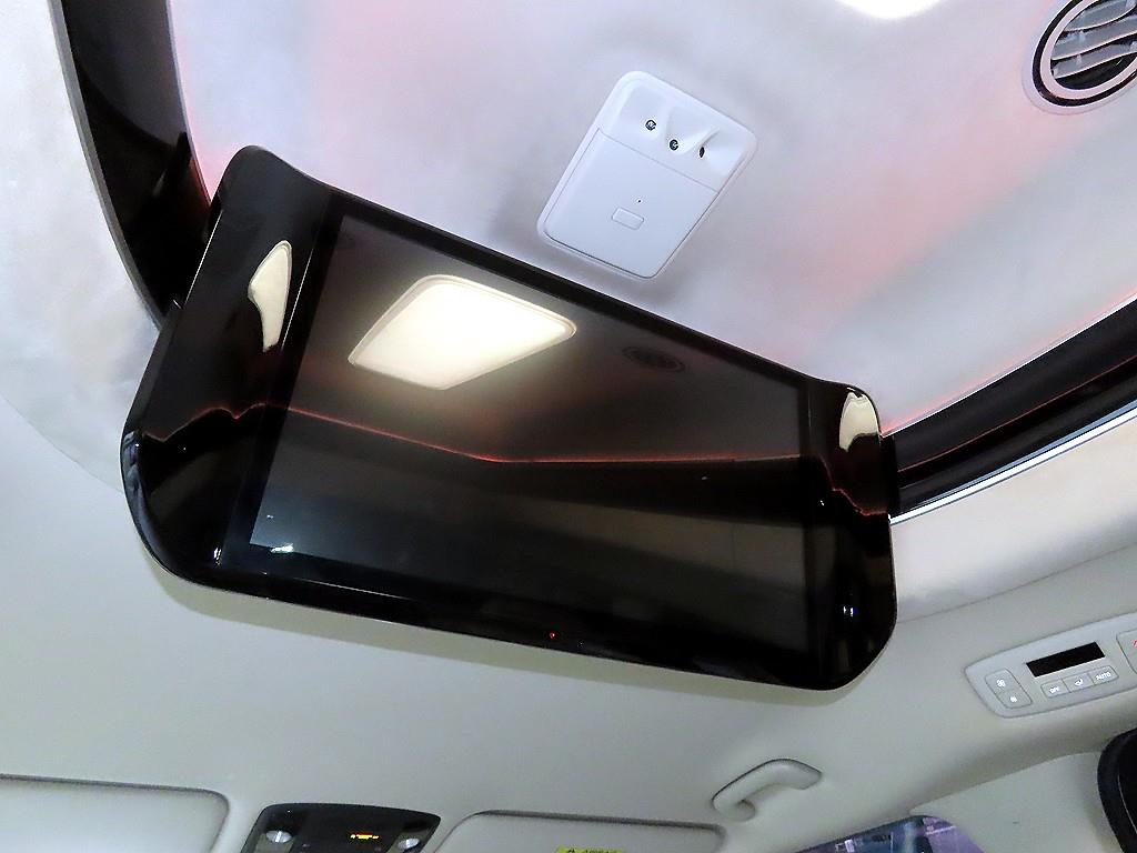 Kia Carnival — photo 13