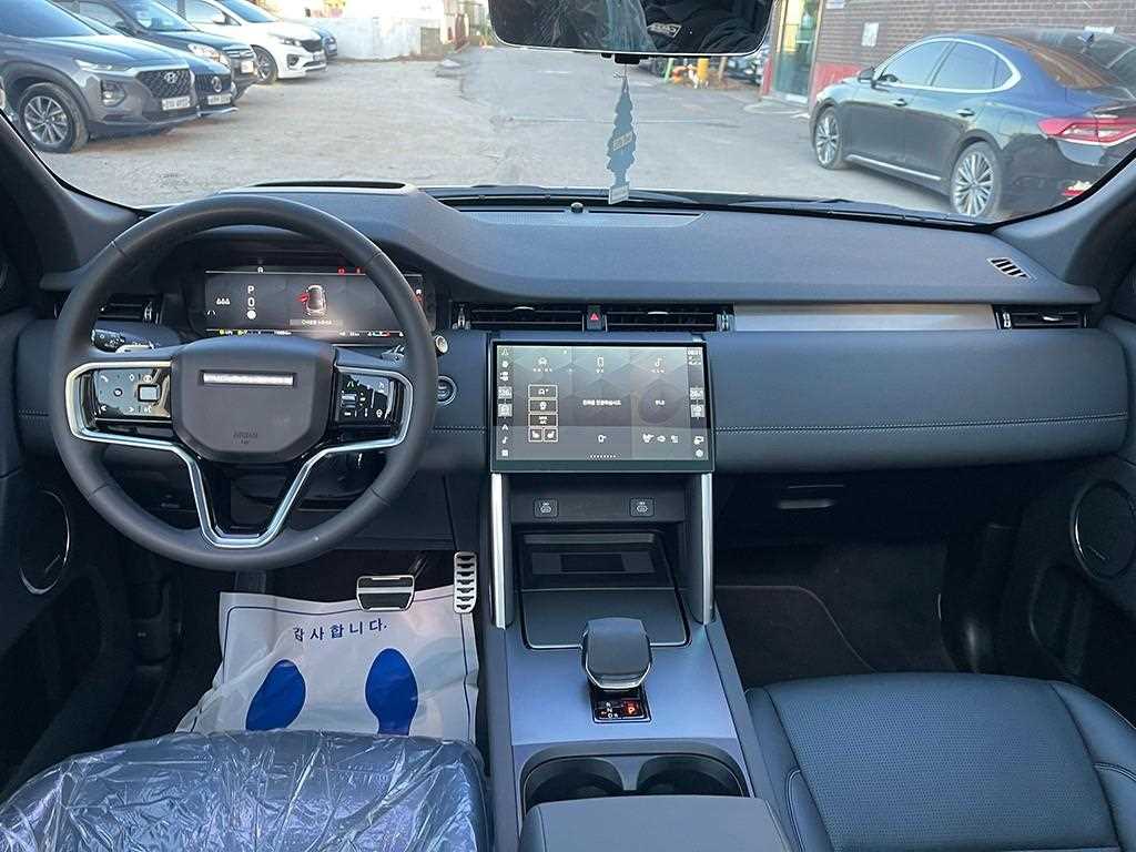 Land Rover Discovery Sport — photo 09
