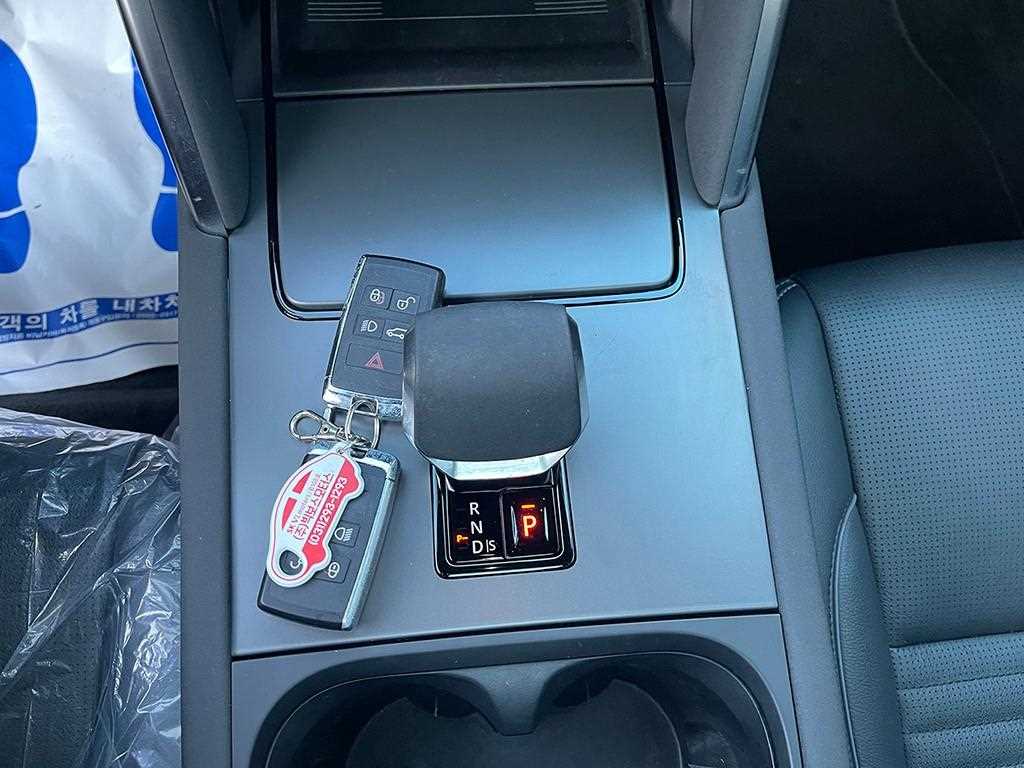 Land Rover Discovery Sport — photo 11