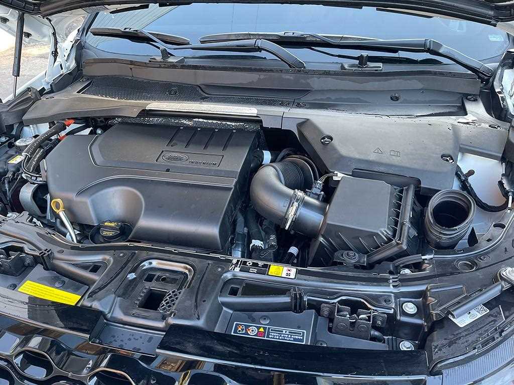 Land Rover Discovery Sport — photo 18