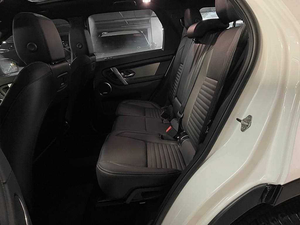 Land Rover Discovery Sport — photo 06