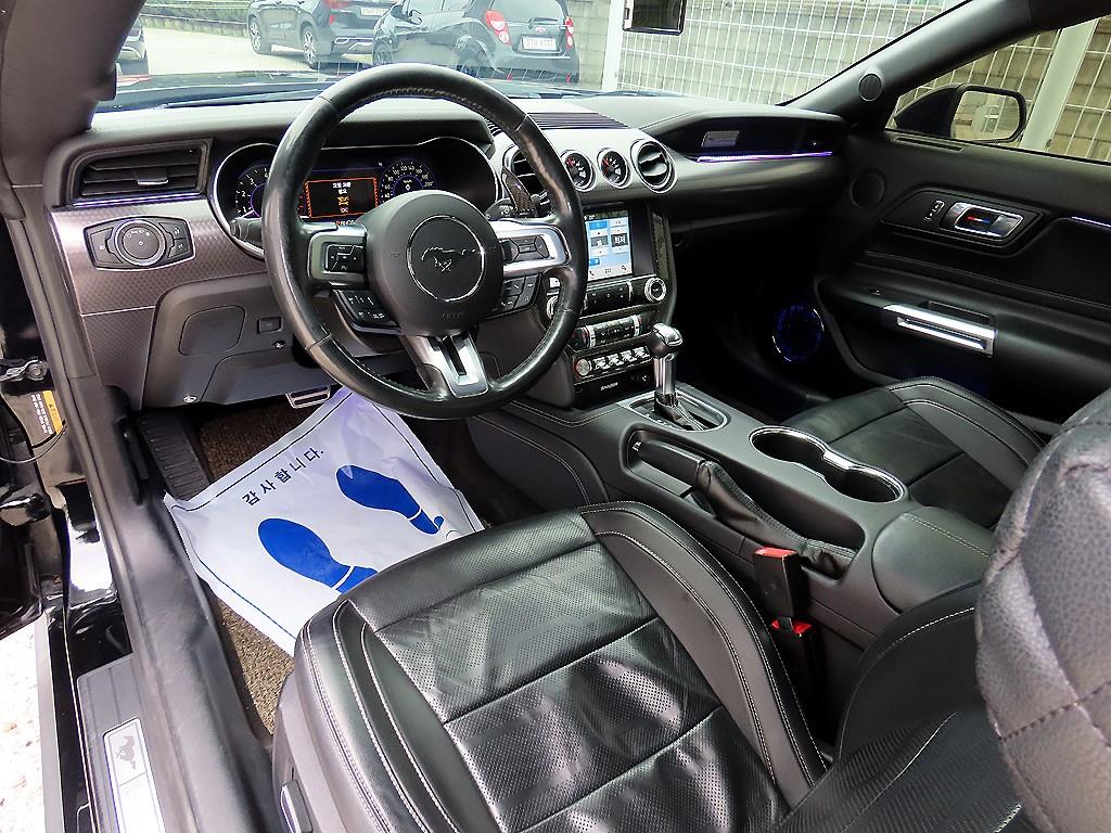 Ford Mustang — photo 07