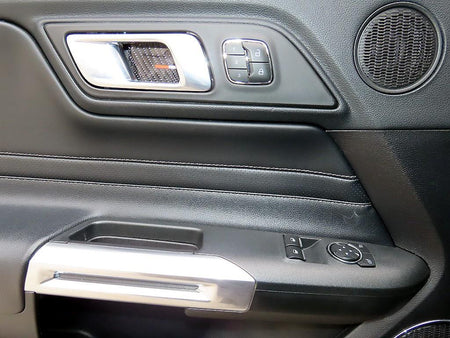 Ford Mustang — photo 11