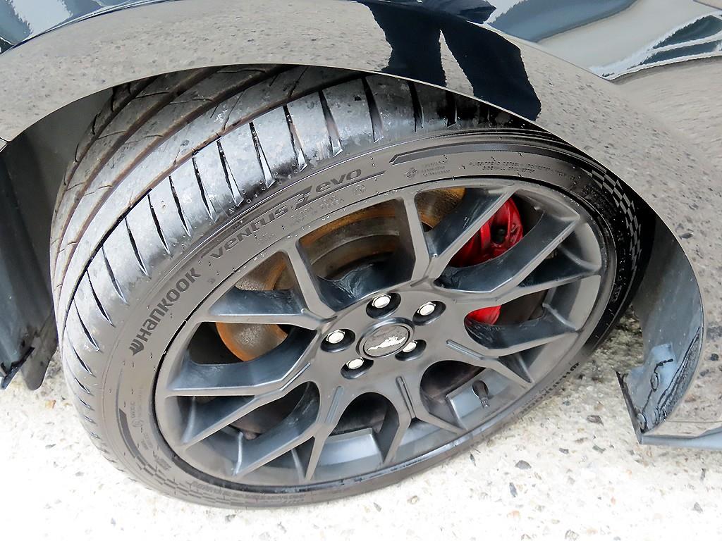 Ford Mustang — photo 17