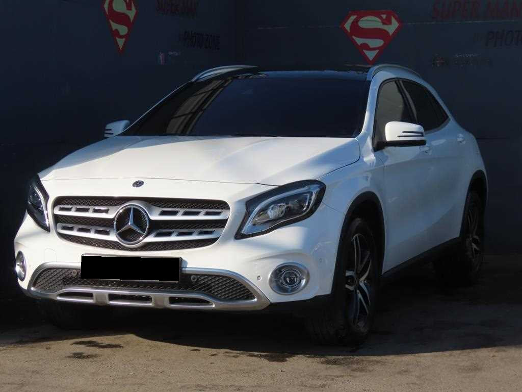 Mercedes-Benz GLA-Class — photo 01