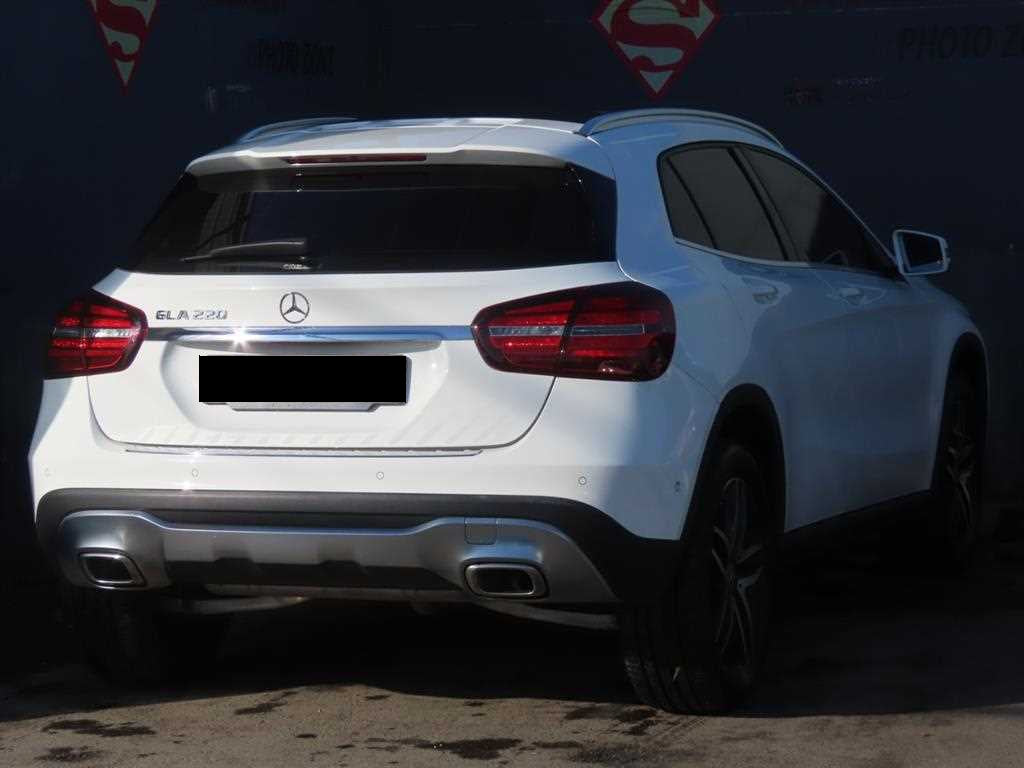 Mercedes-Benz GLA-Class — photo 03