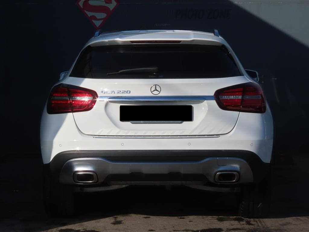 Mercedes-Benz GLA-Class — photo 04