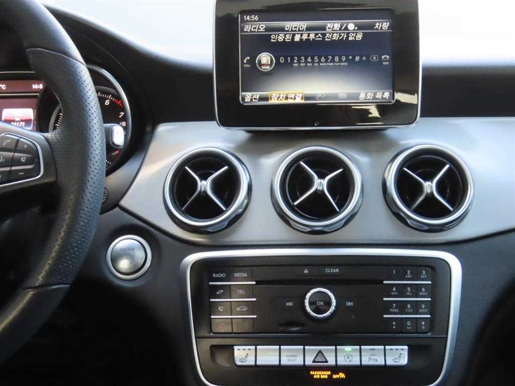 Mercedes-Benz GLA-Class — photo 12