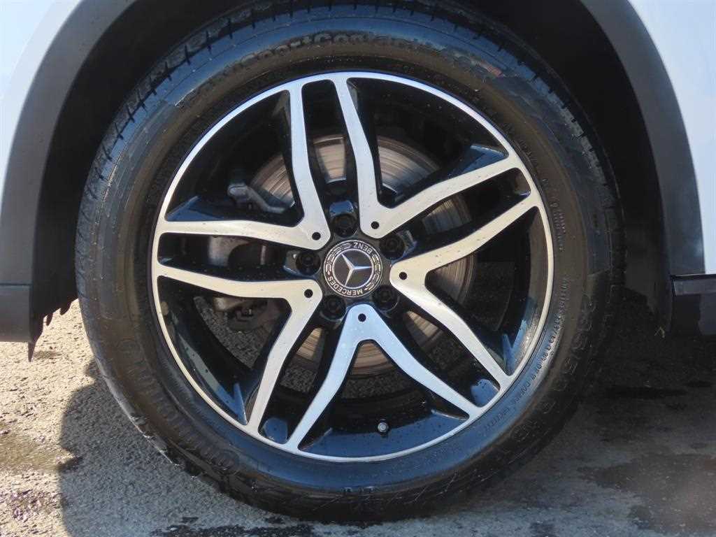 Mercedes-Benz GLA-Class — photo 20