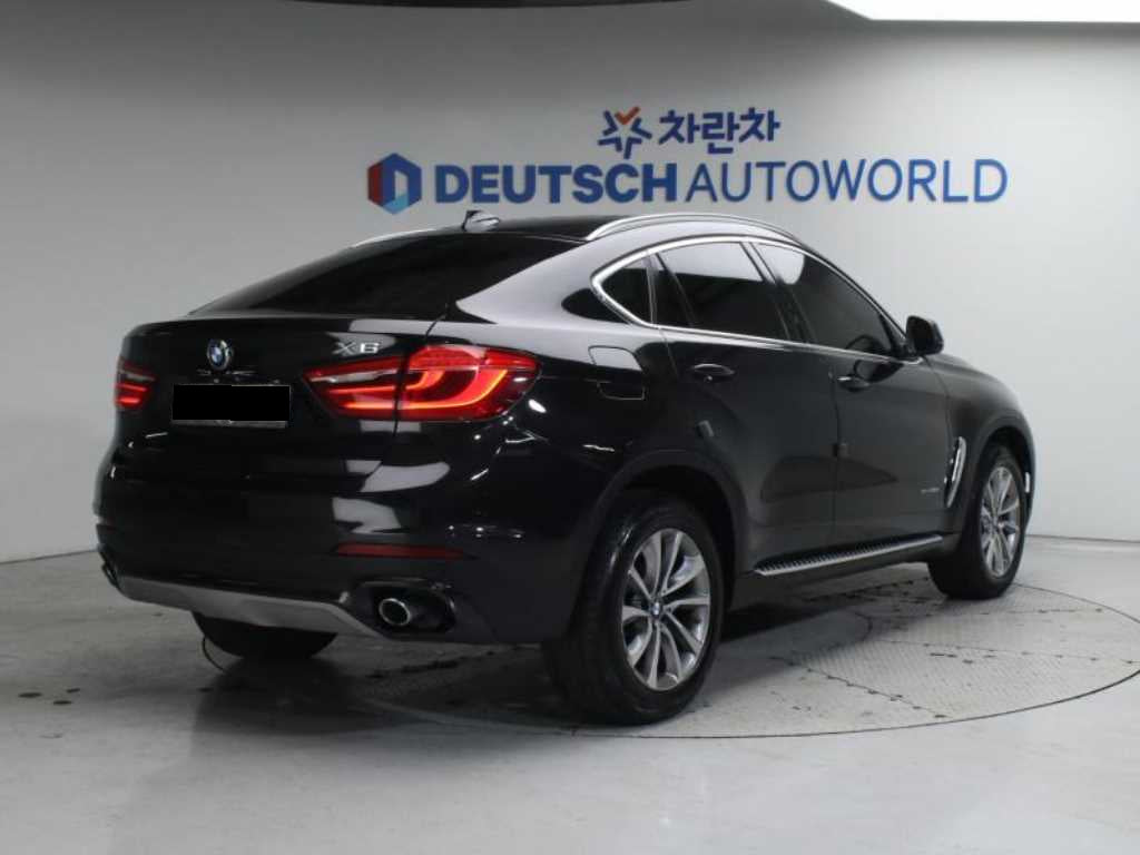 BMW X6 — photo 02