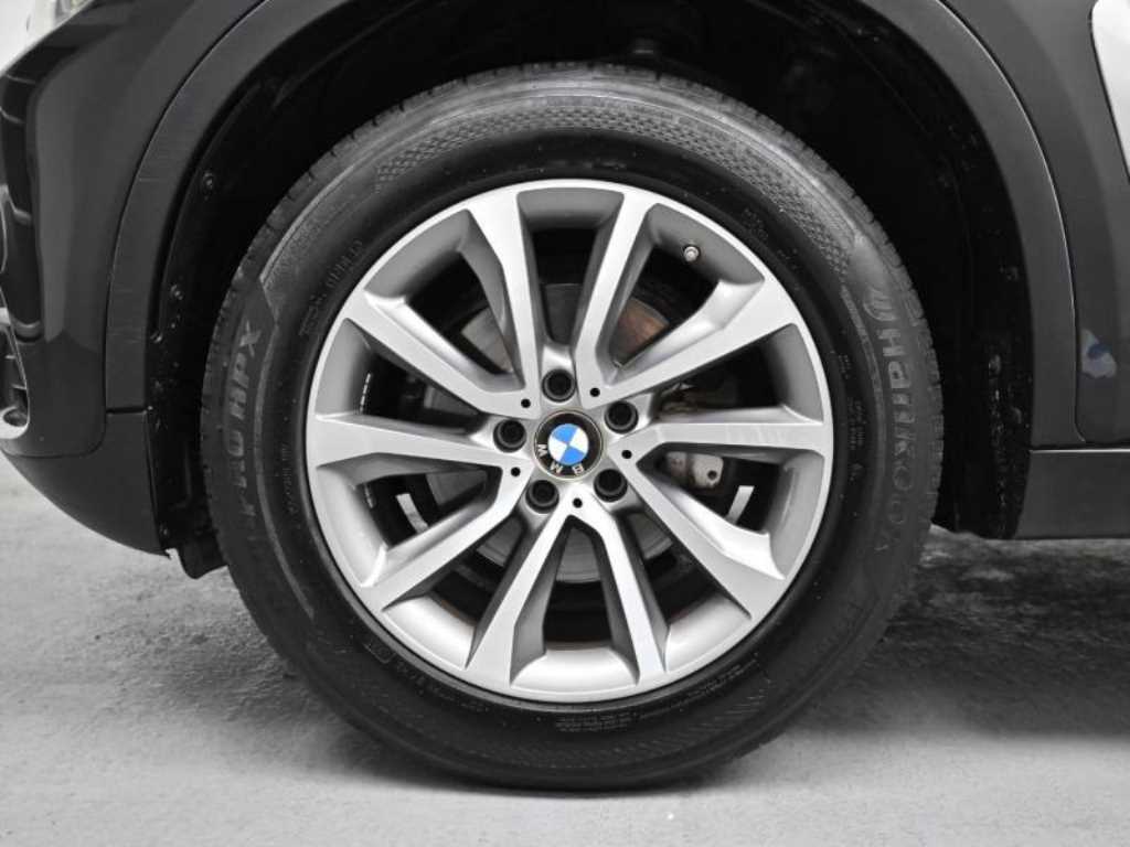 BMW X6 — photo 05