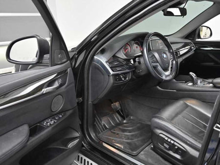 BMW X6 — photo 11